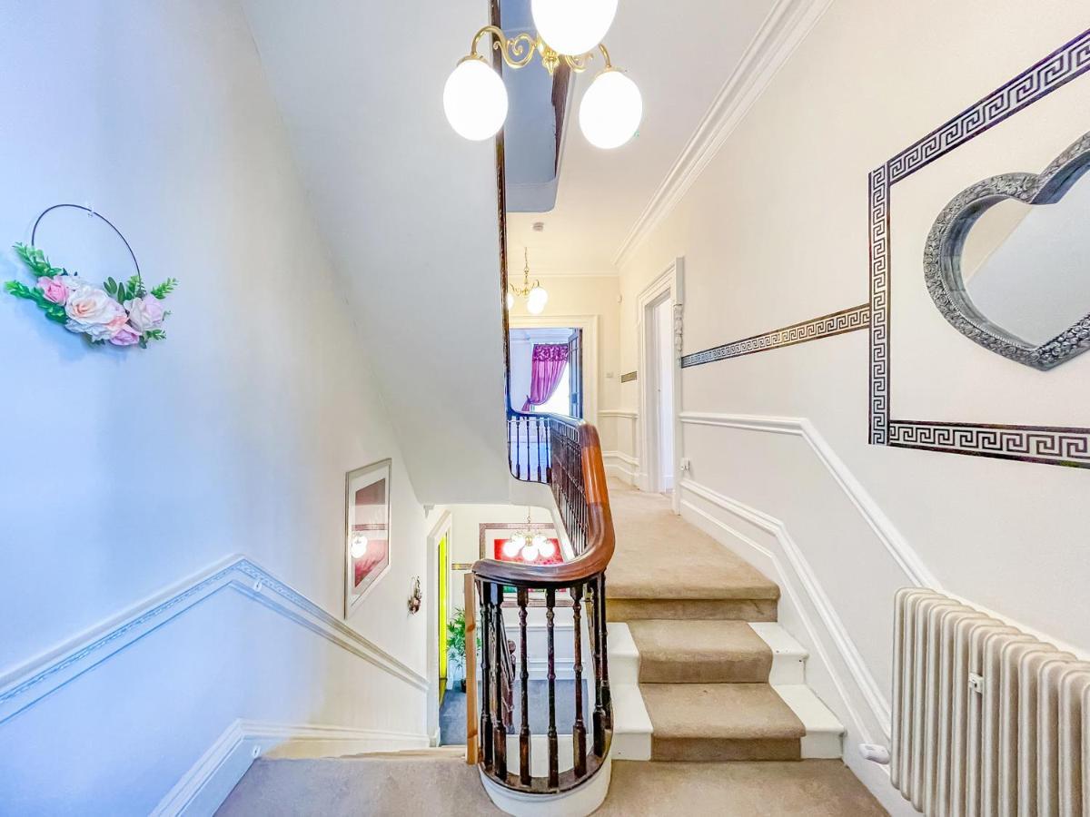 *Rd9Bc* For Your Most Relaxed & Cosy Stay + Free Parking + Free Fast Wifi * Leeds  Eksteriør bilde