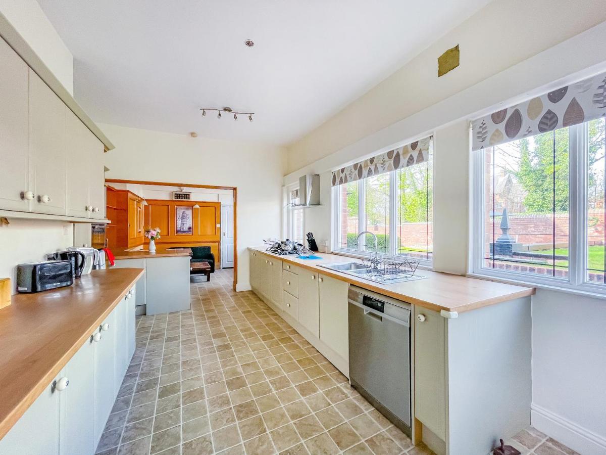 *Rd9Bc* For Your Most Relaxed & Cosy Stay + Free Parking + Free Fast Wifi * Leeds  Eksteriør bilde